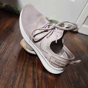 Women’s New Balance size 8